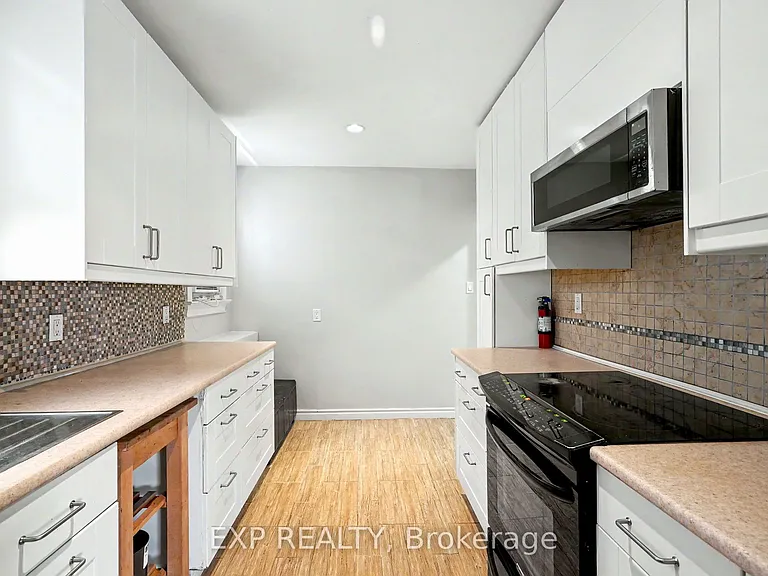 1788 Keele St — Photo 8