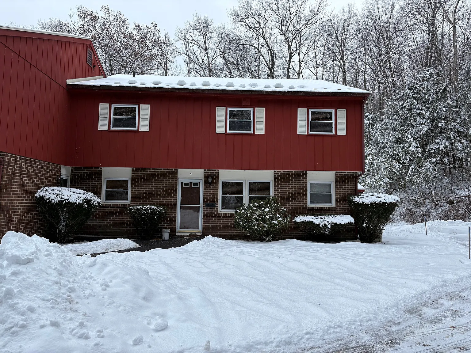 3 bed, 1400 sqft, $2,300 — Photo 1