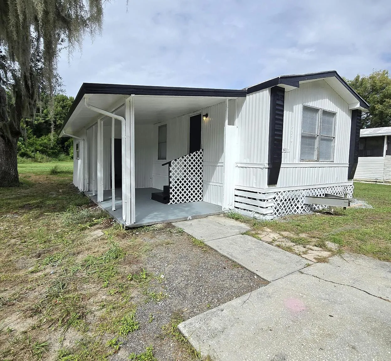 2 bed, $844 — Photo 1