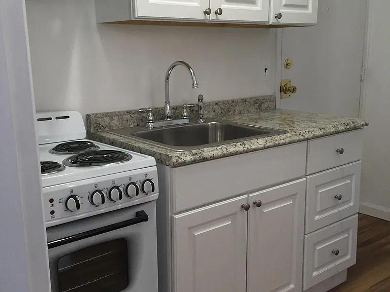 200 Ocean Park Ave #1K — Photo 3
