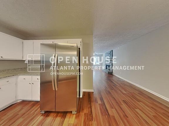 5th image of 121 Chantilly Ln