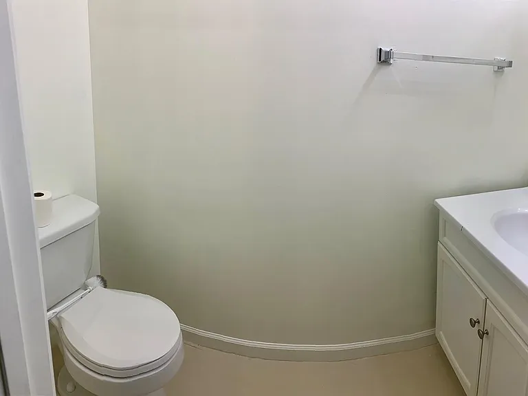 5404 Main St #F — Photo 8