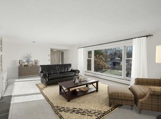 323 Mount Curve Blvd, Saint Paul, MN 55105