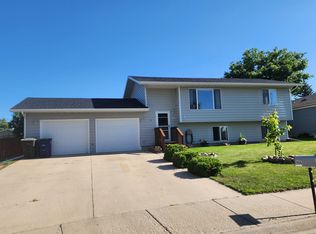906 Yuma St, Belle Fourche, SD 57717