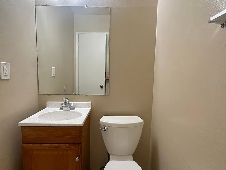 Huntington Clay Apartments — Photo 6