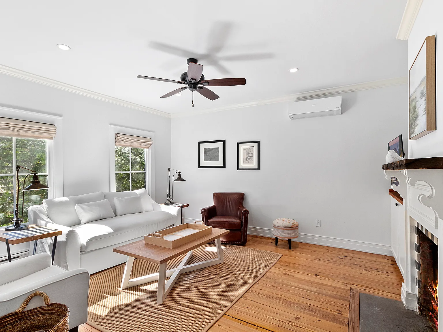 Quintessential Hamptons Beach Cottage — Photo 2