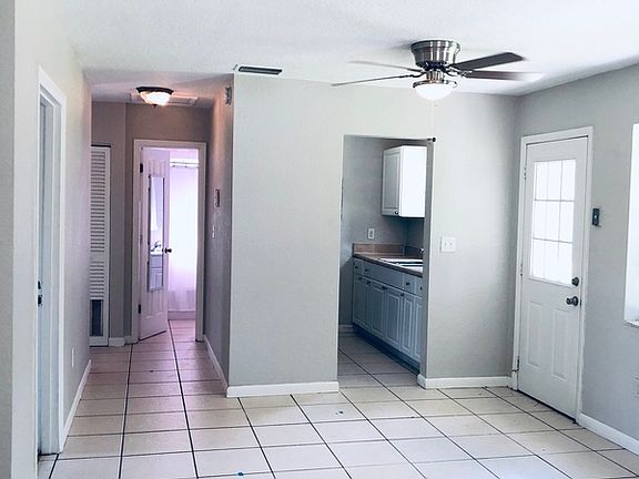3rd image of 885 Rockhill St