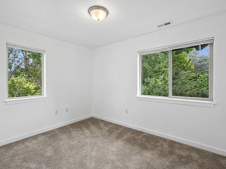 Roberts Court Townhomes — Photo 27