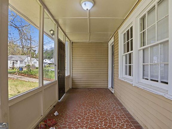 4th image of 868 Rochelle Dr SW