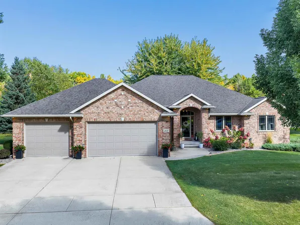 3235 Hickory Ridge Ln, Green Bay, WI 54311