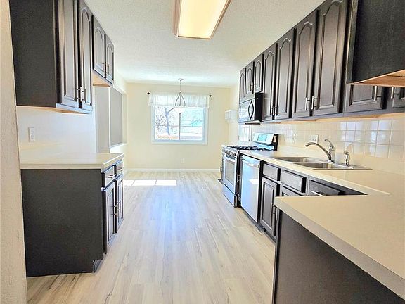 5th image of 180 Birchlawn Dr