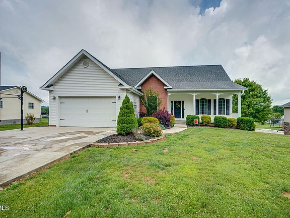 3rd image of 116 Mustang Valley Ln