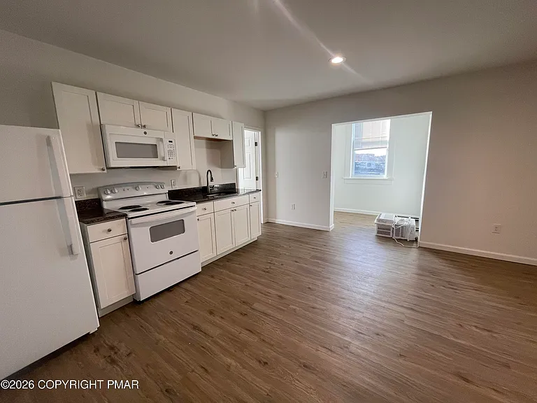 548 Main St #6B — Photo 8