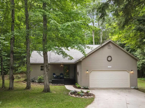 2828 Jazmine Trl, Kingsley, MI 49649