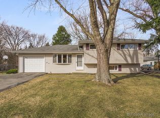 306 Janet Ave, Darien, IL 60561