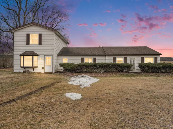 15401 16th Ave, Marne, MI 49435