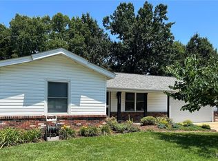 1323 Greenmar Dr, Fenton, MO 63026