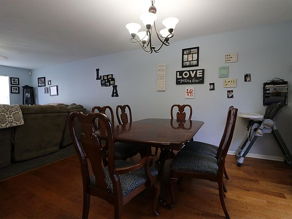 4th image of 605 W Pine St
