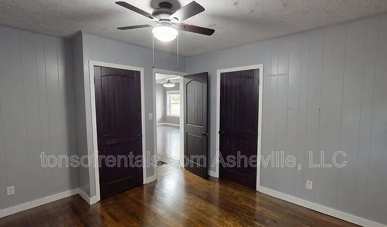 423 Crest Rd — Photo 15