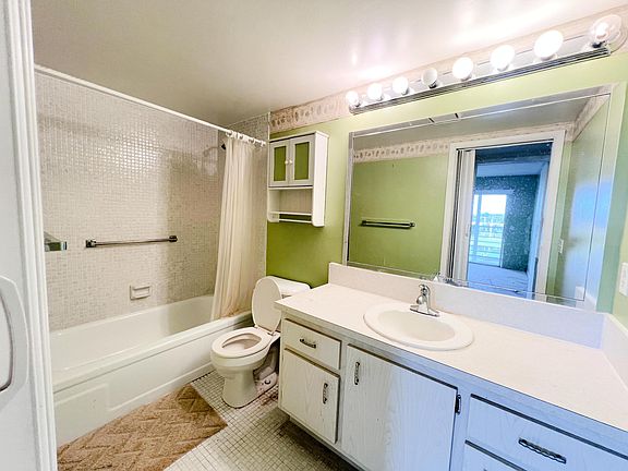 5th image of 4040 Lincoln C #4040