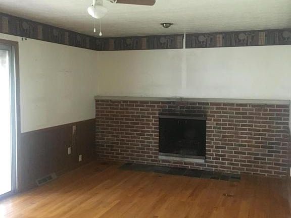 5th image of 1730 Harrington Dr