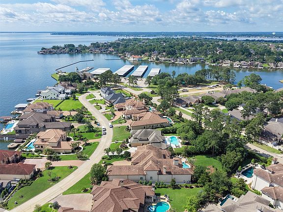 2nd image of 123 Bentwater Bay Dr