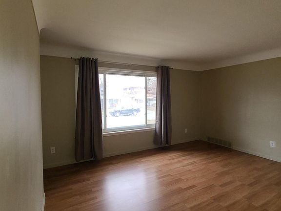 2nd image of 4844 Dudley St