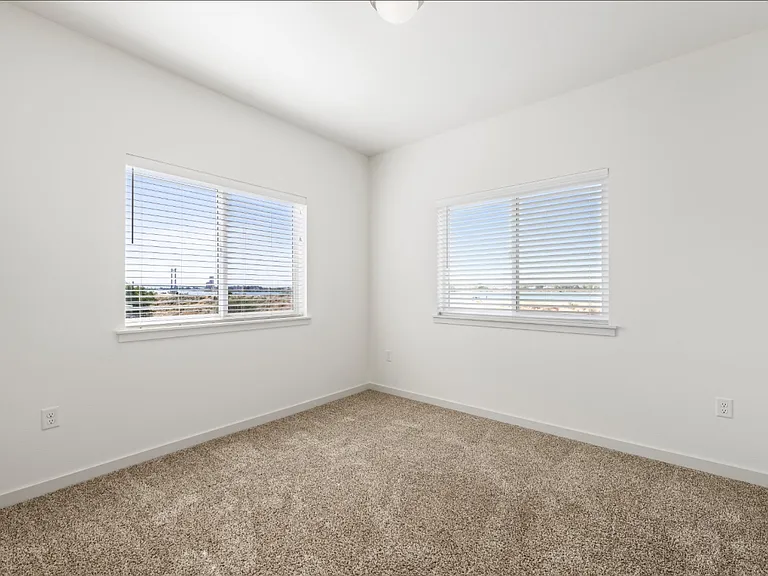 Columbia River Walk Apartments — Photo 158