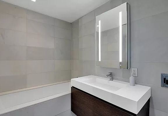 4th image of 400 E 67th St APT 5H