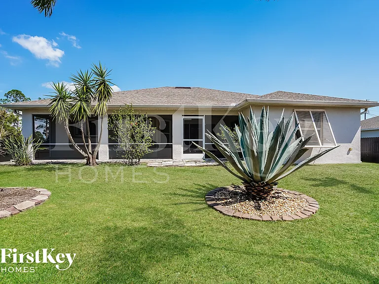 4028 NE 10th Pl — Photo 15