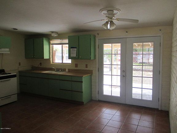 4th image of 7880 E Victoria Dr