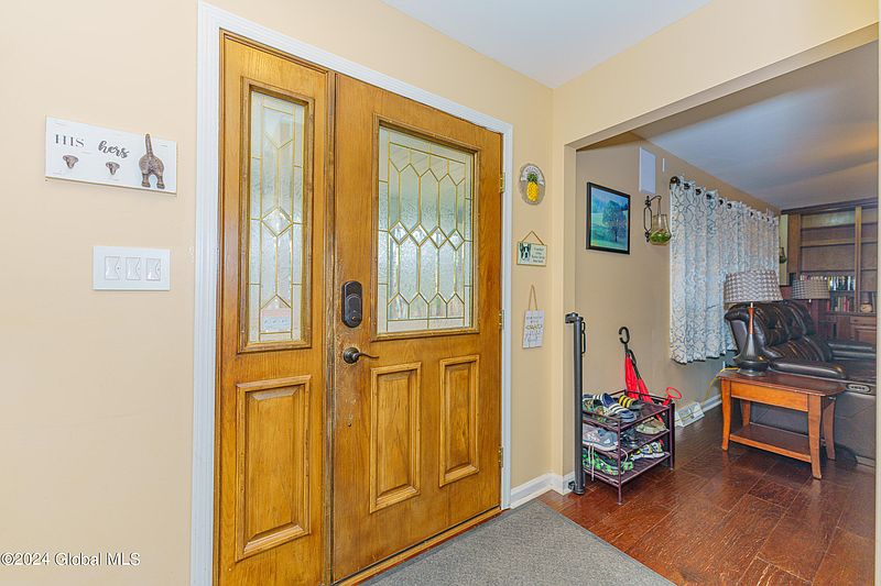 3rd image of 913 Darby Hill Road