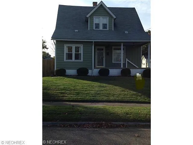 505 8th St photo 1