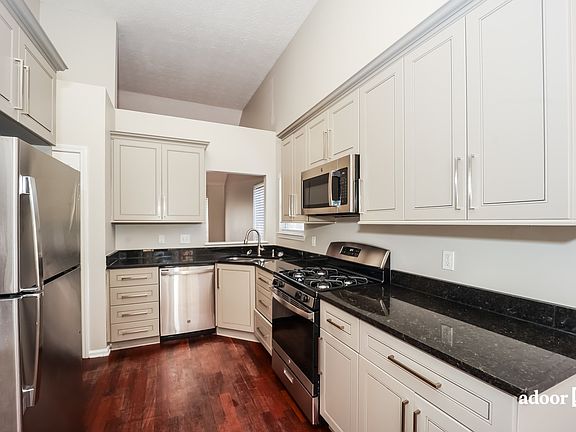 3rd image of 138 Stoney Brook Way