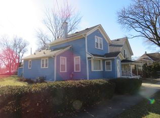 217 Seneca St, Elgin, IL 60120