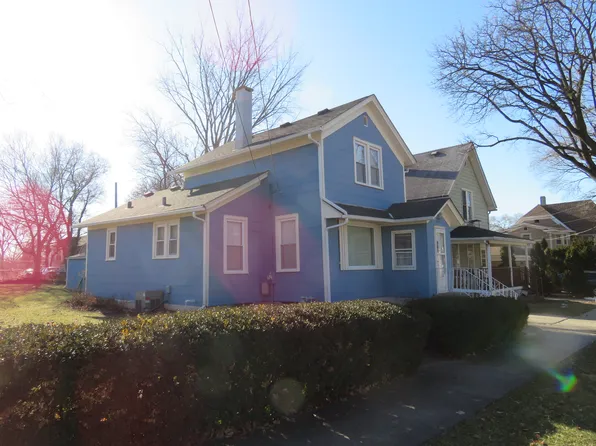 217 Seneca St, Elgin, IL 60120