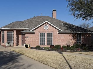 2033 Vintage Cir, Corinth, TX 76210