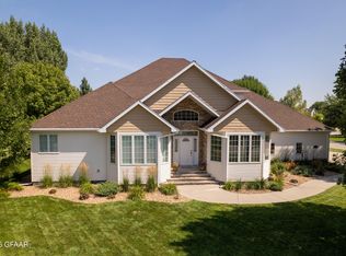 2279 Sunnyside Ct NW, East Grand Forks, MN 56721