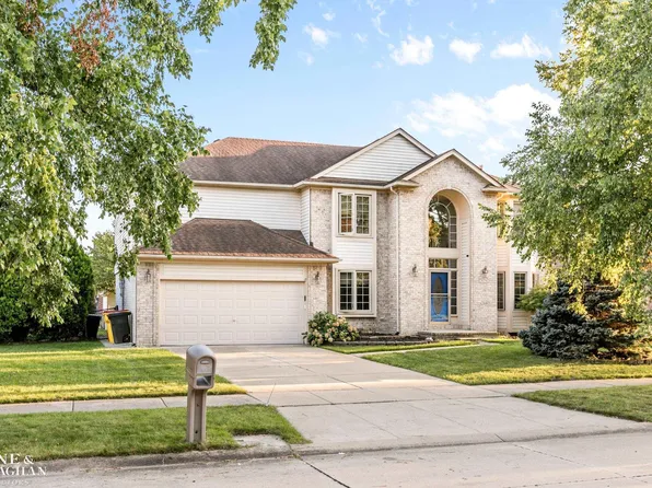 31256 Grayson Dr, Chesterfield, MI 48051