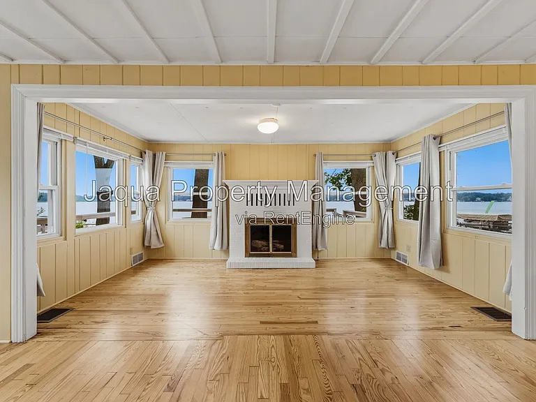 1209 Lakeview Dr — Photo 13