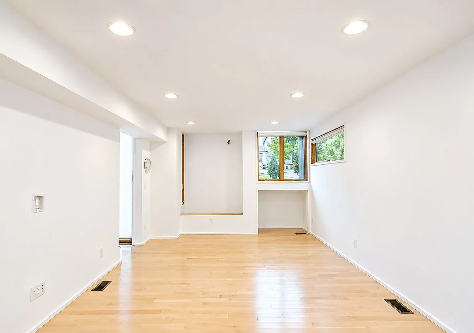 Spacious Contemporary Home Near Downtown & UVA - Pets Are Welcome! — Photo 4