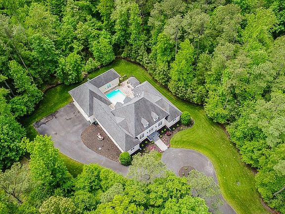5th image of 10105 Tripps Ln