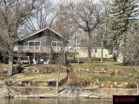 3rd image of 1417 Oakwood Dr
