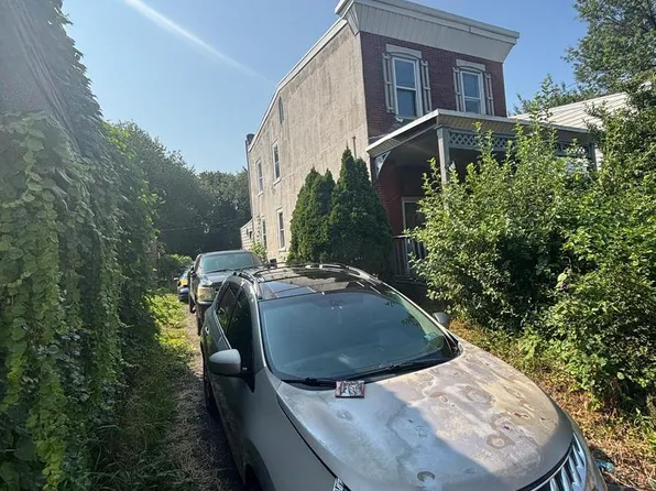 5821 Jackson St, Philadelphia, PA 19135