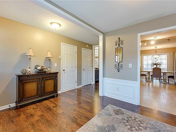 5th image of 2650 Binghampton Ln