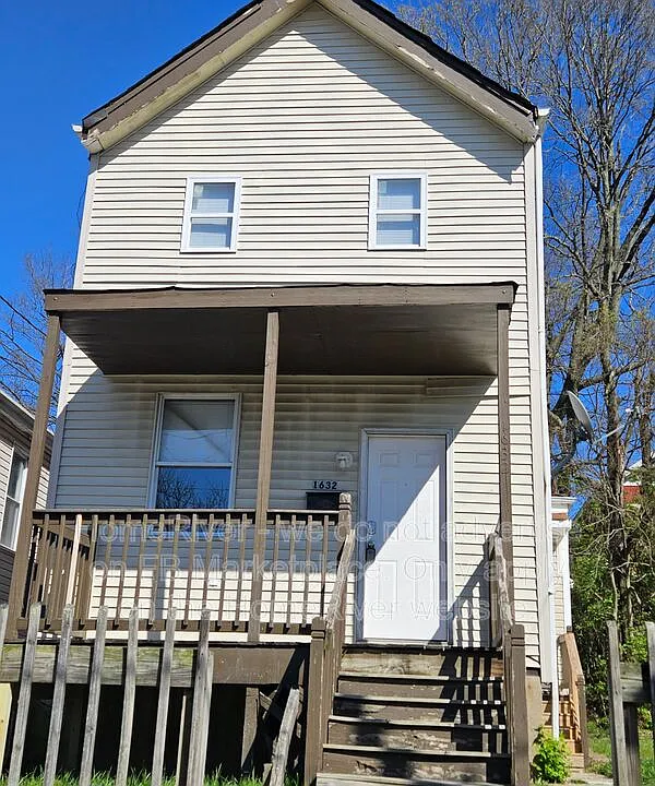 1632 Dewey Ave