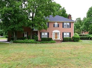300 E Creekview Ct, Brentwood, TN 37027
