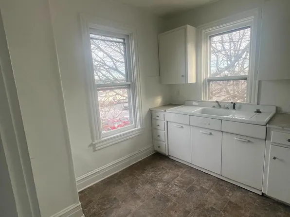 16 S Lincoln Ave APT 2, Lebanon, PA 17042