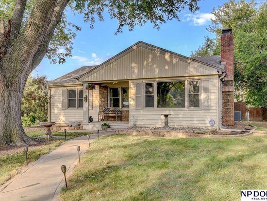 702 N 75th St, Omaha, NE 68114