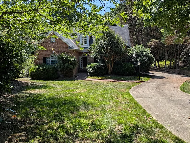 Front yard view.